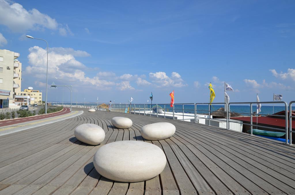 Mackenzie Blu Beach Studio Larnaca Dış mekan fotoğraf